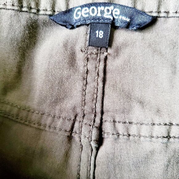 𝅺GEORGE High Waist Casual Green Shorts. Size 18. BNWT - Picture 3 of 7